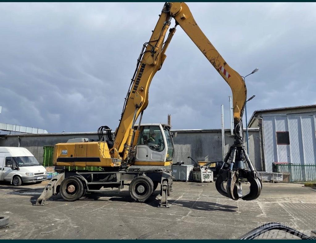 Liebherr 924 Movimentazione rifiuti