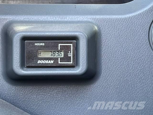 Doosan DX 140 LC-7 Escavatori cingolati