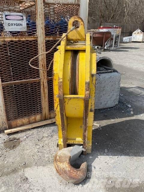 Liebherr HS 885 HD Gru cingolate