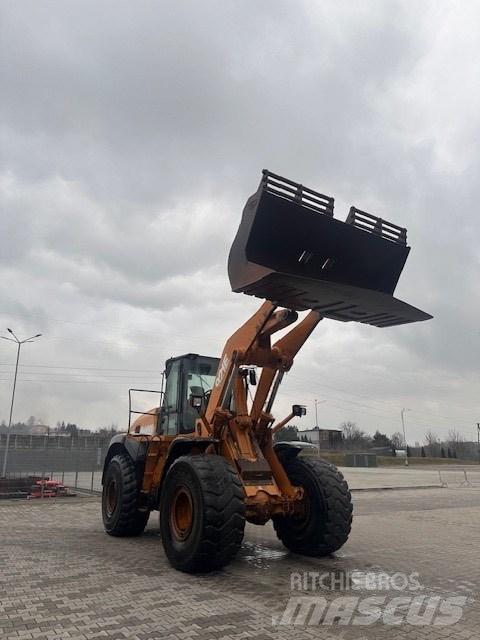 CASE 921 E Pale gommate