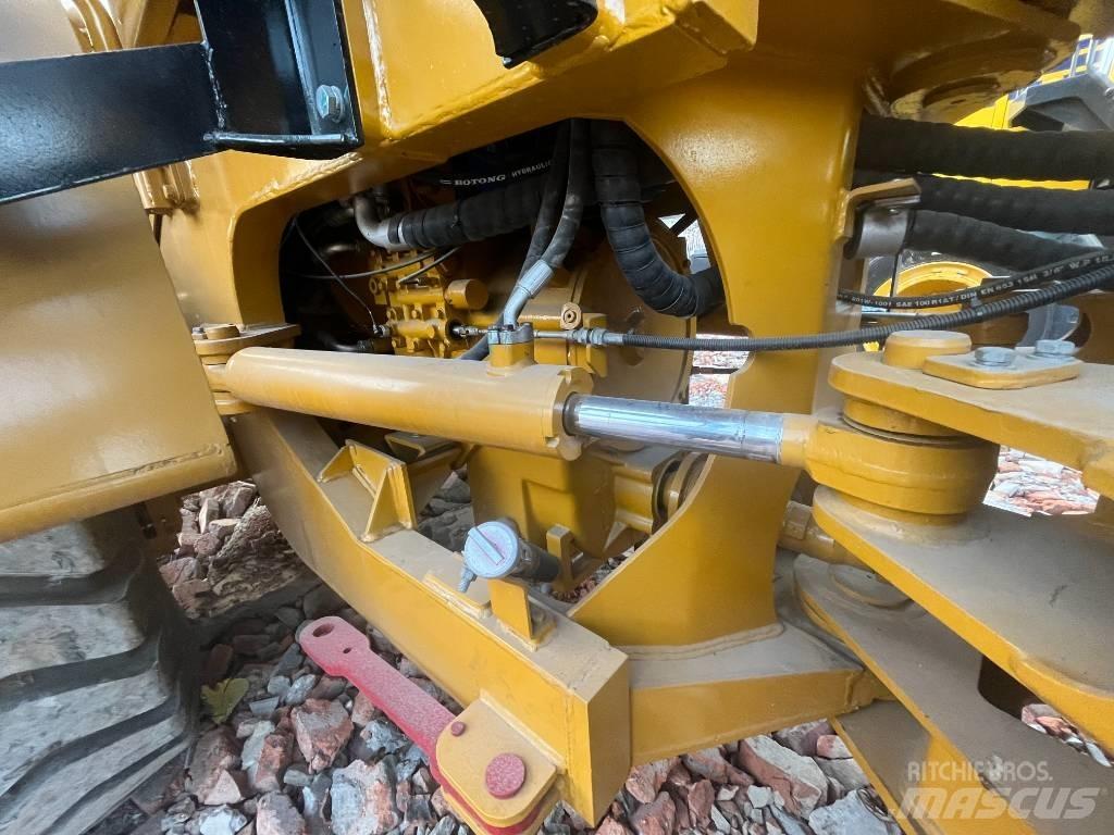 CAT 966H Pale gommate