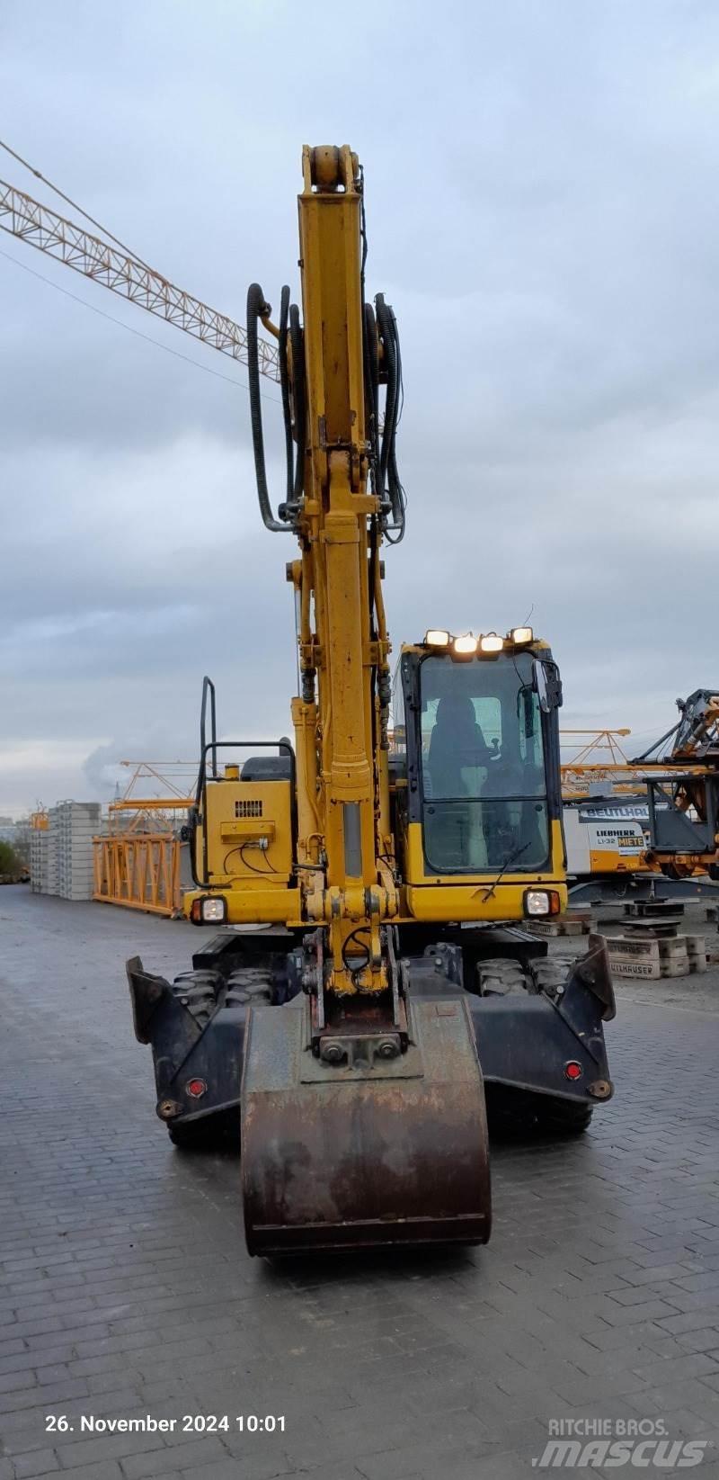 Komatsu PW160-7E0 Escavatori gommati