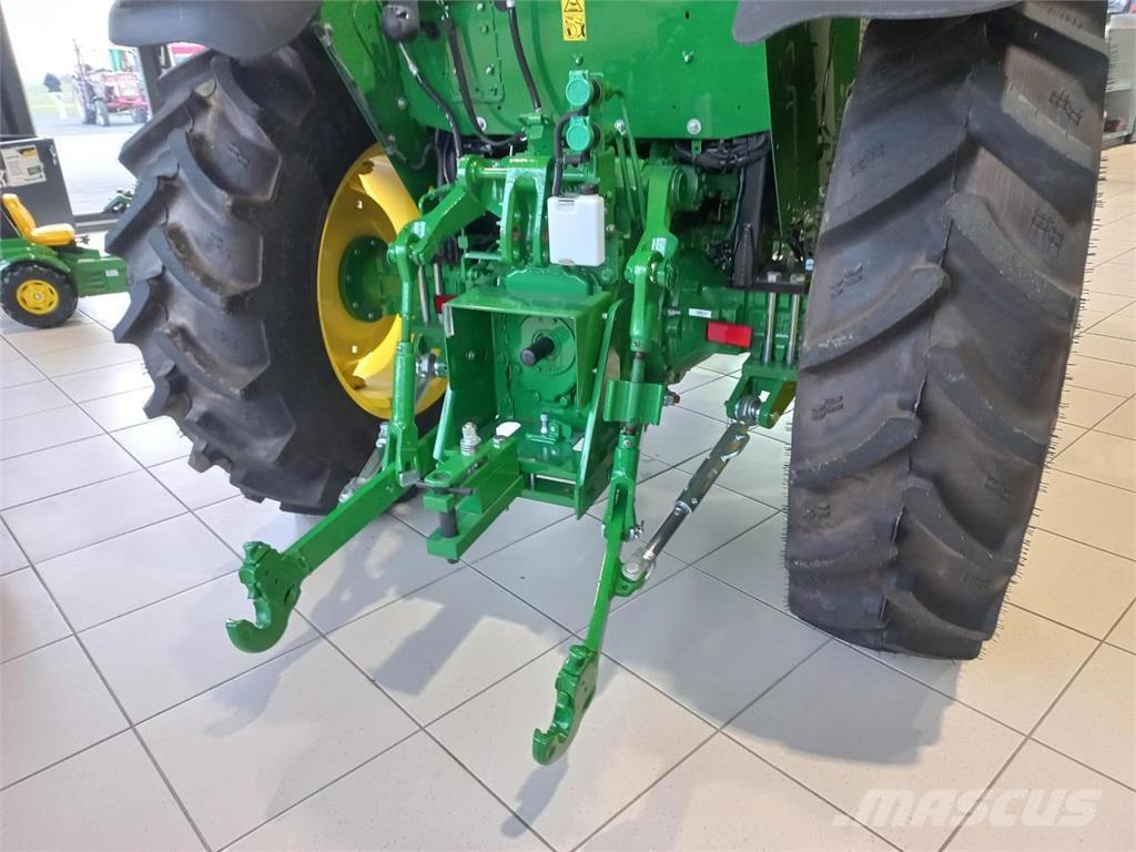 John Deere 5050E Trattori