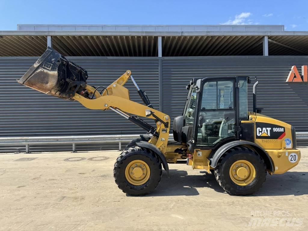 CAT 906M Pale gommate
