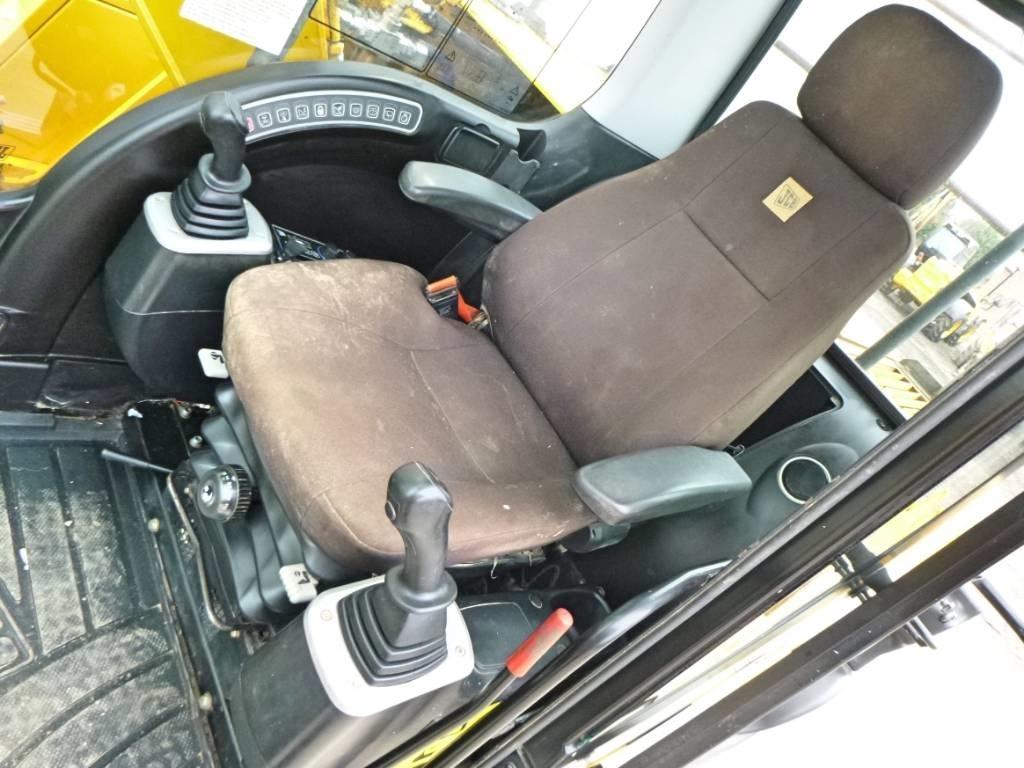 JCB JS 130 LC Escavatori cingolati