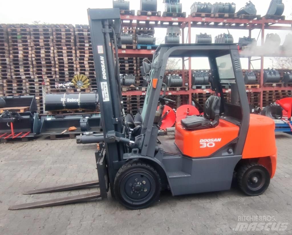 Doosan D 30 G Carrelli elevatori diesel