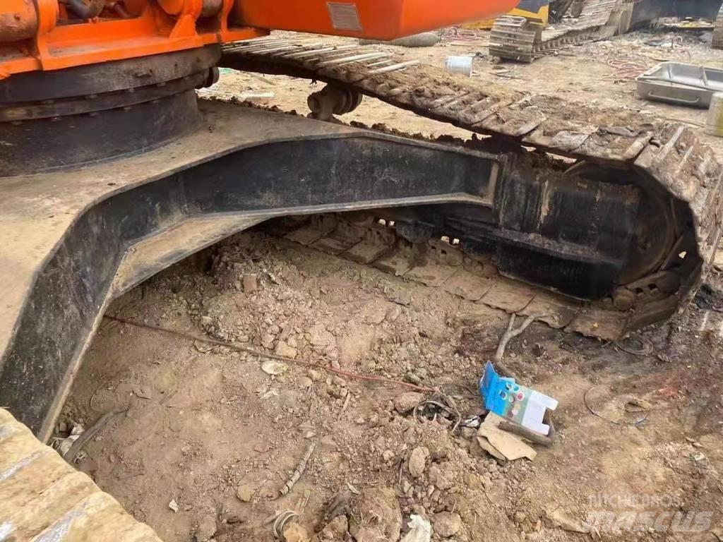 Doosan DH220LC-5 Escavatori cingolati