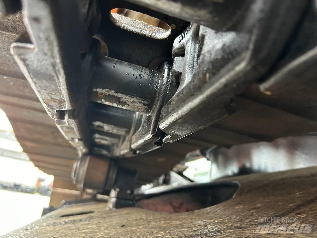 Hitachi ZX 135 US Escavatori cingolati