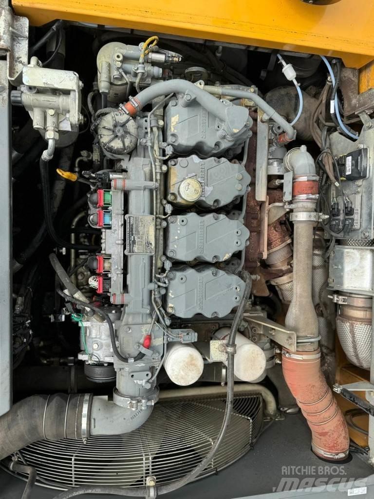Liebherr LH 30 M Movimentazione rifiuti
