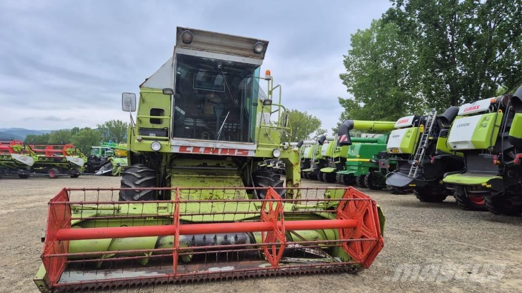 CLAAS Dominator 86 Mietitrebbiatrici