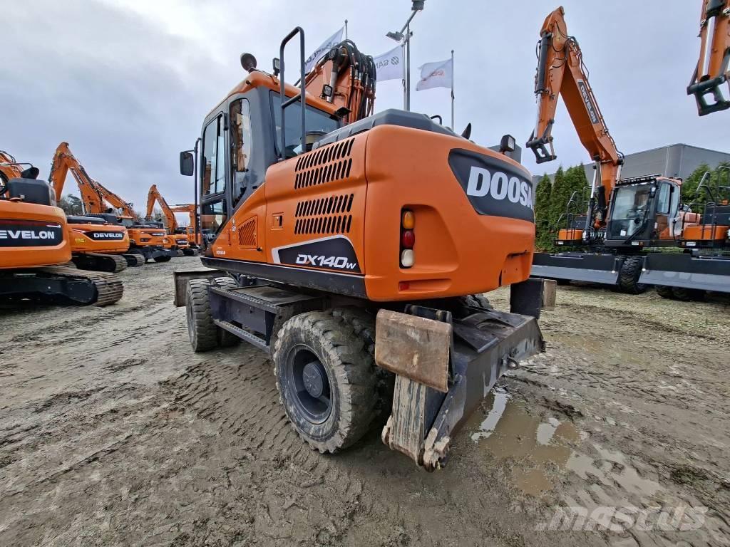 Doosan DX140W-5 Escavatori gommati