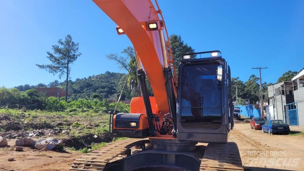 Doosan DX 225 LCA Escavatori cingolati