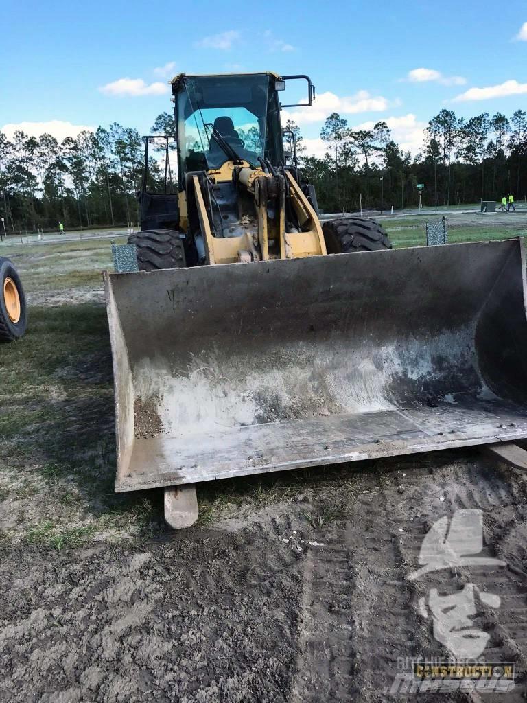 Komatsu WA380 Pale gommate