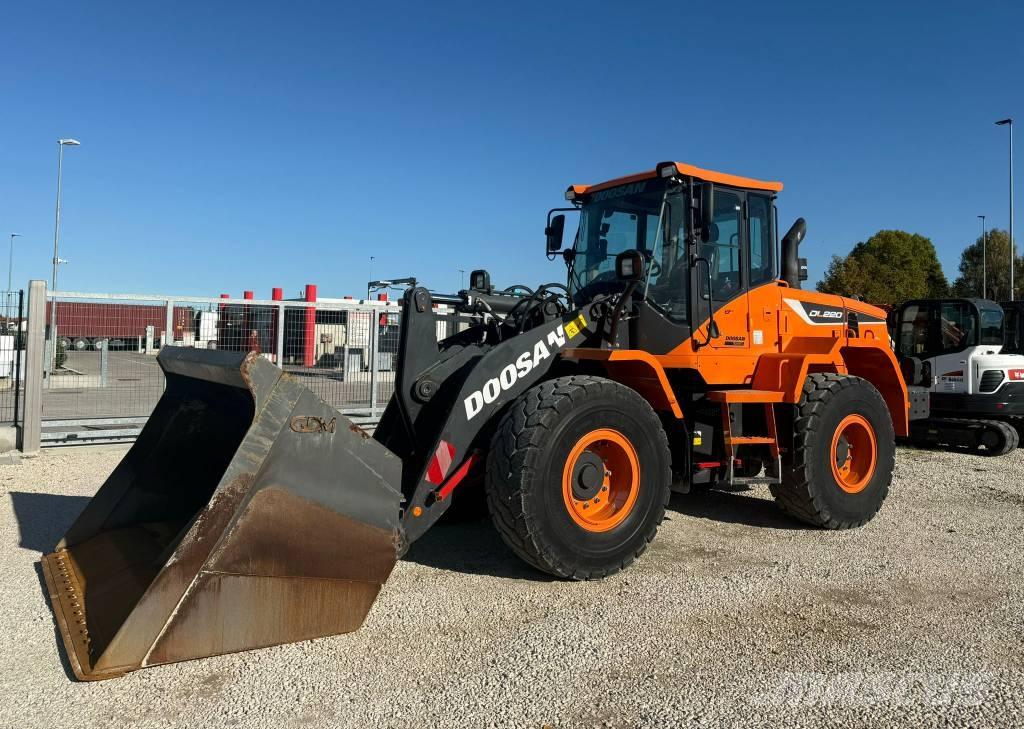Doosan DL 220-5 Pale gommate