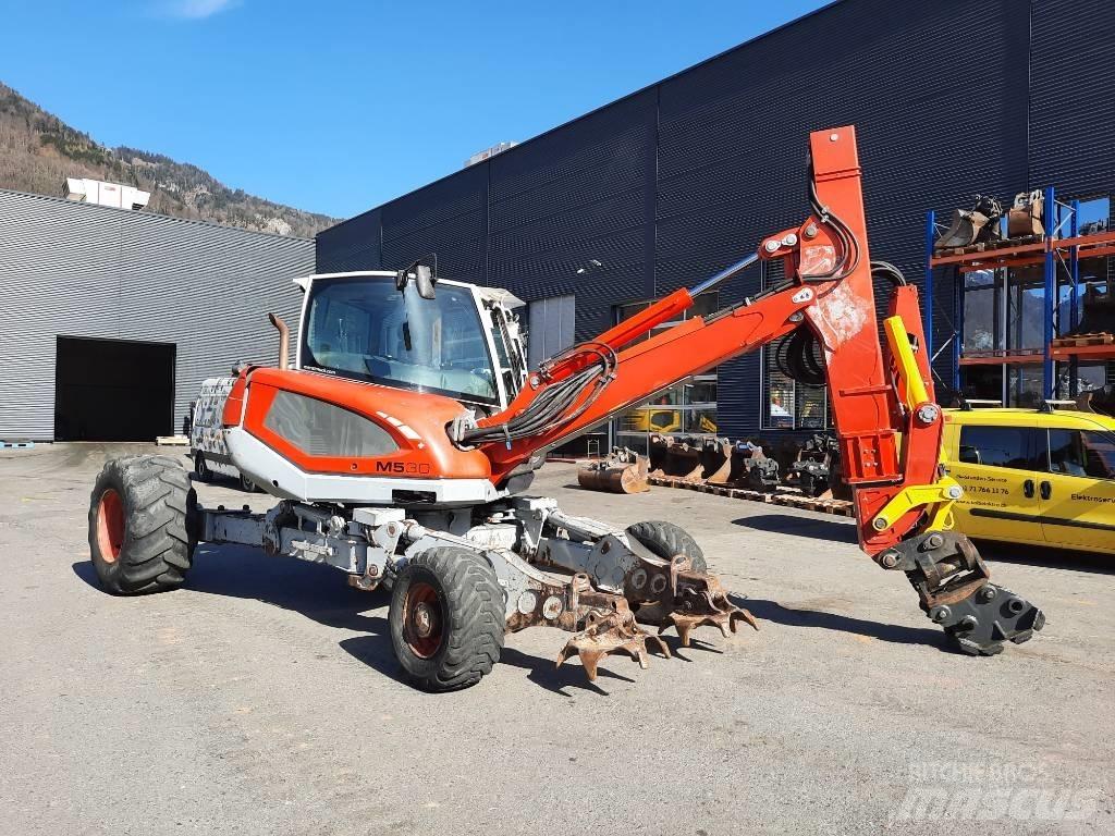 Menzi Muck M530 Escavatori gommati