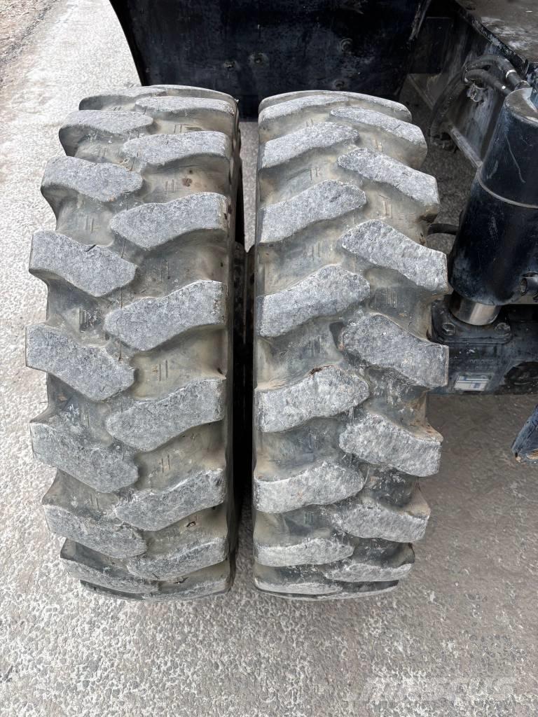 Hitachi ZX 140 W-5B Escavatori gommati