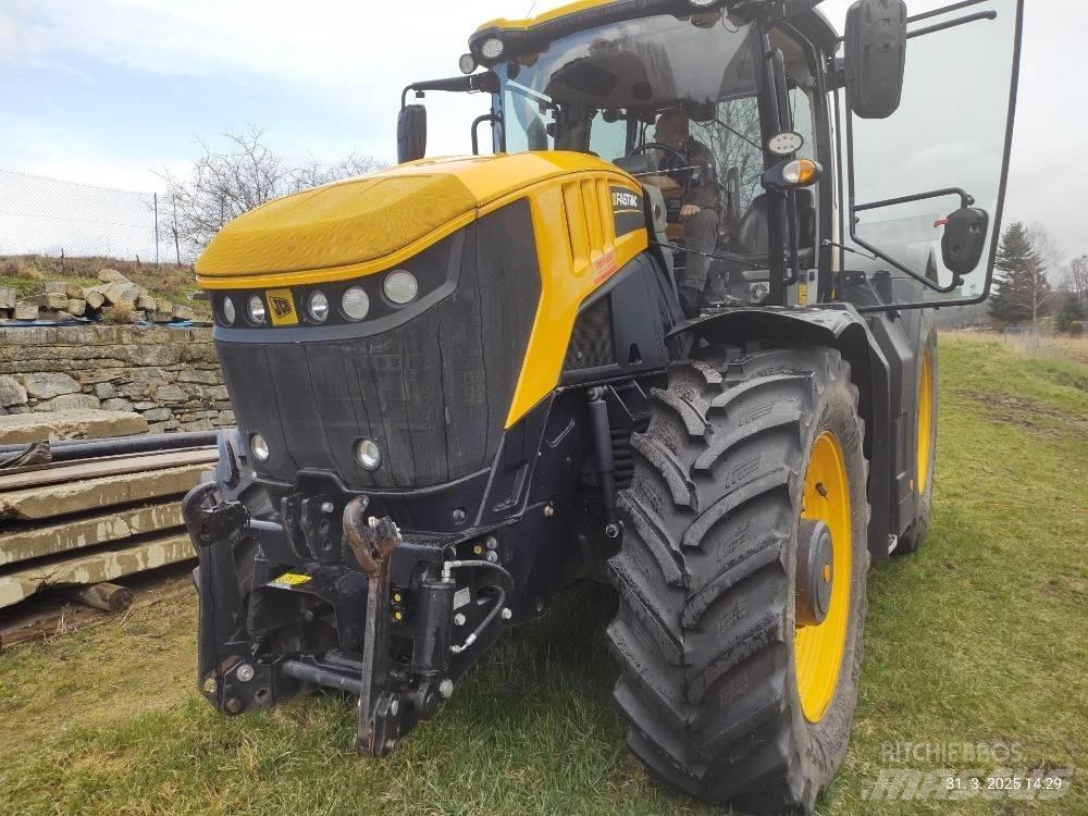 JCB Fastrac 8330 Trattori