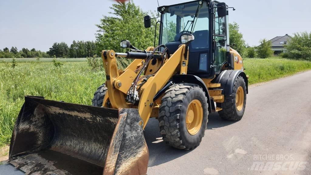 CAT 908M Pale gommate
