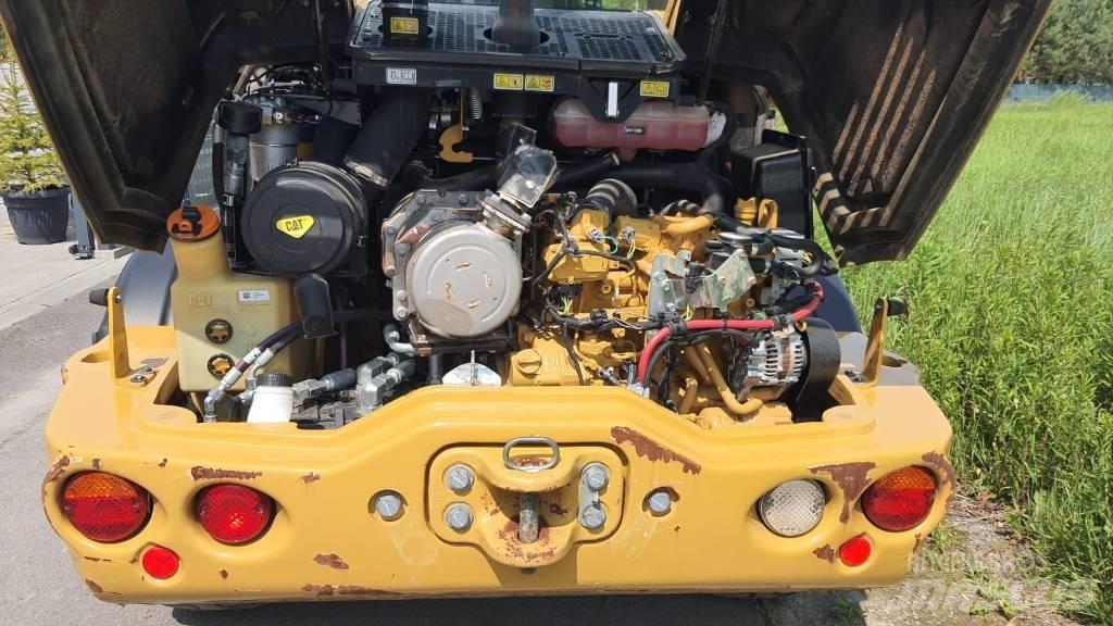 CAT 908M Pale gommate