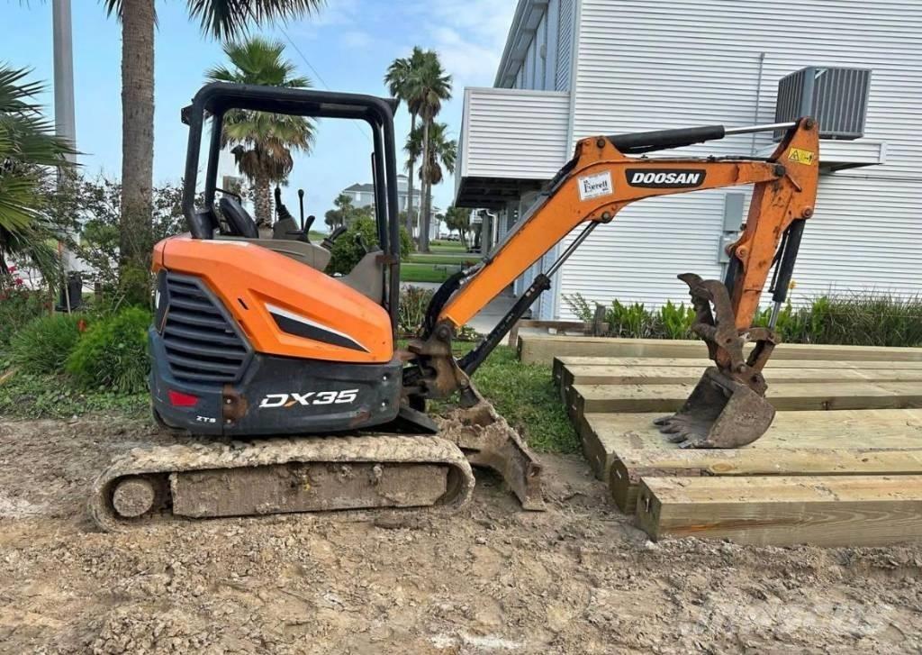 Doosan DX 35 Miniescavatori