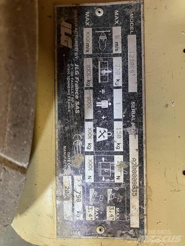 JLG 1230 ES Sollevatori verticali