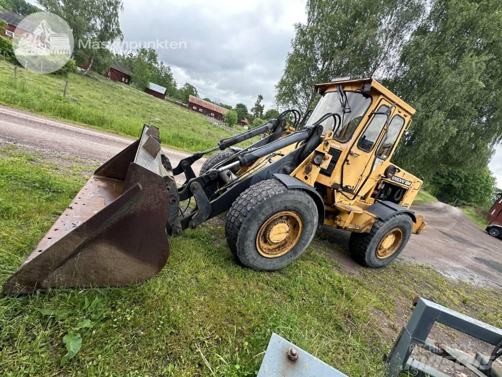 Volvo BM 4300 Pale gommate