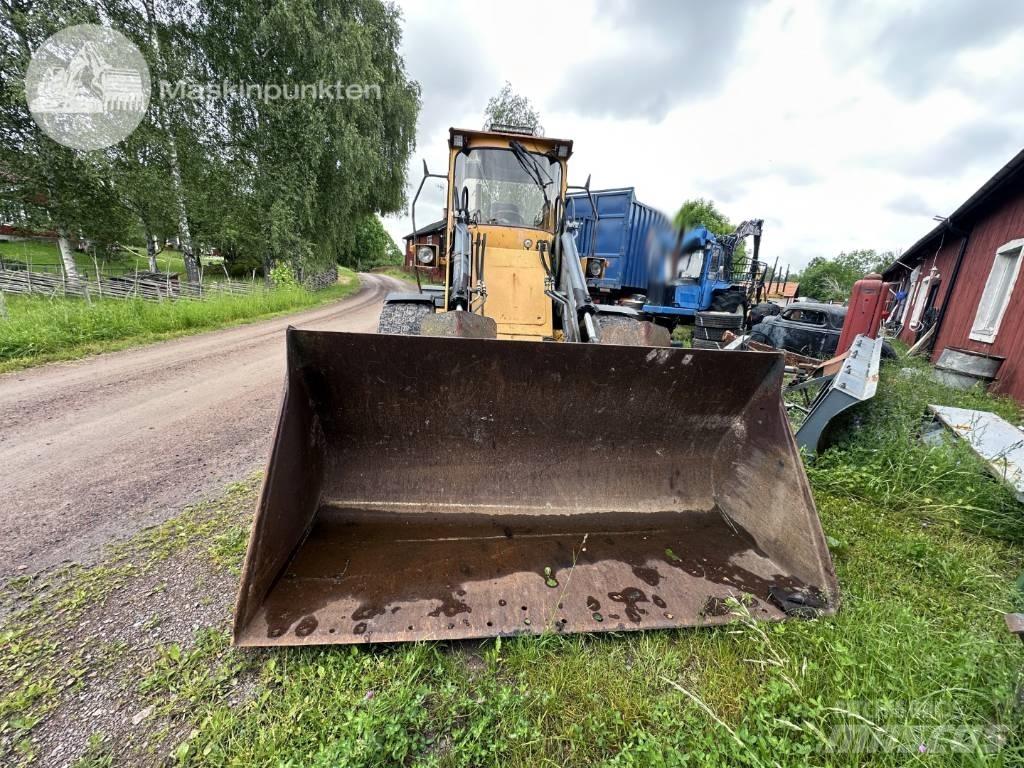 Volvo BM 4300 Pale gommate