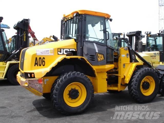 JCB 411 HT Pale gommate