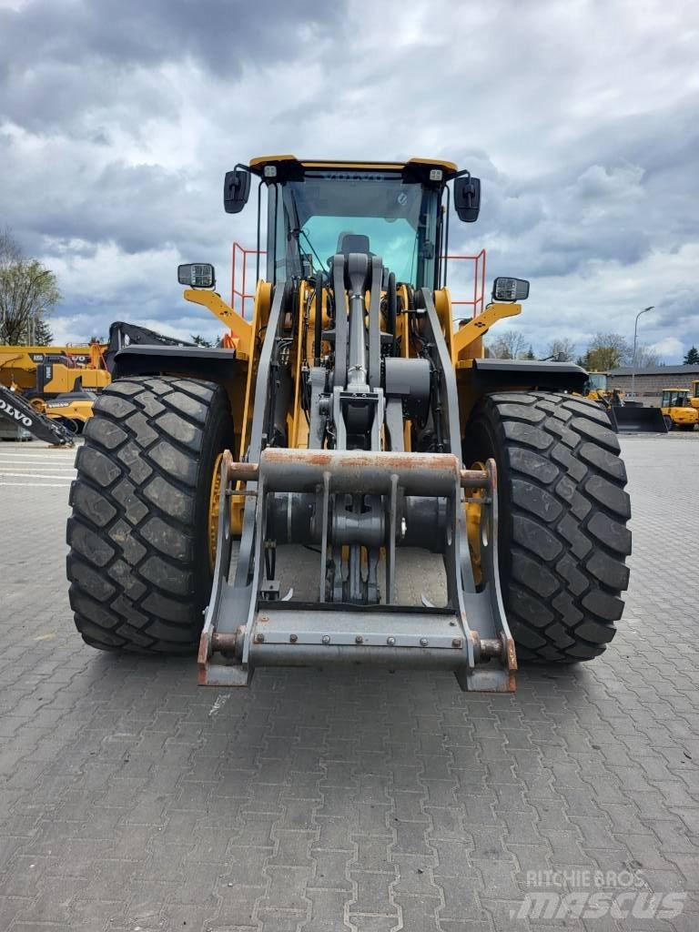 Volvo L150H Pale gommate