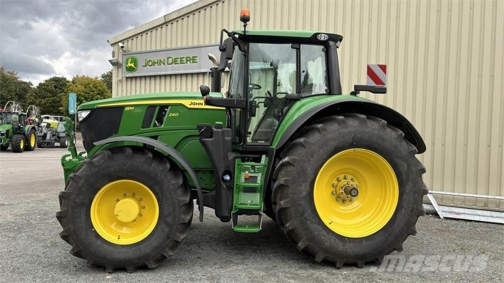John Deere 6M240 Trattori