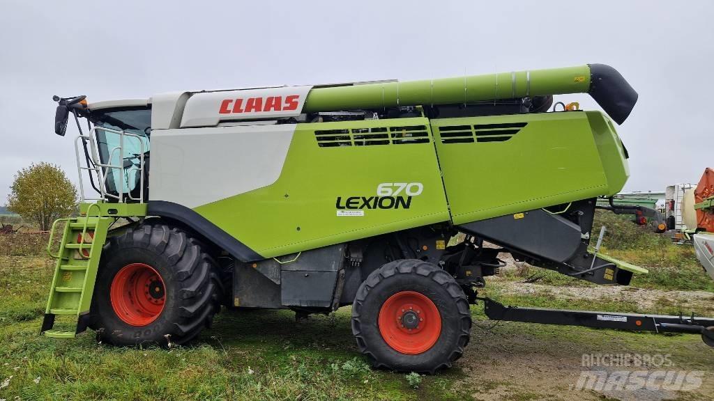 CLAAS Lexion 670 Mietitrebbiatrici