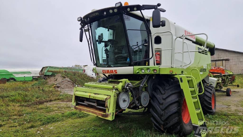 CLAAS Lexion 670 Mietitrebbiatrici