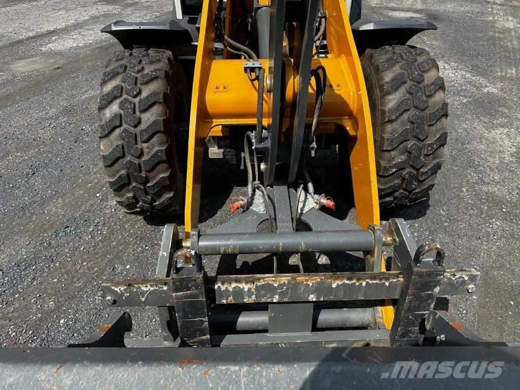 Liebherr 504 Compact Pale gommate