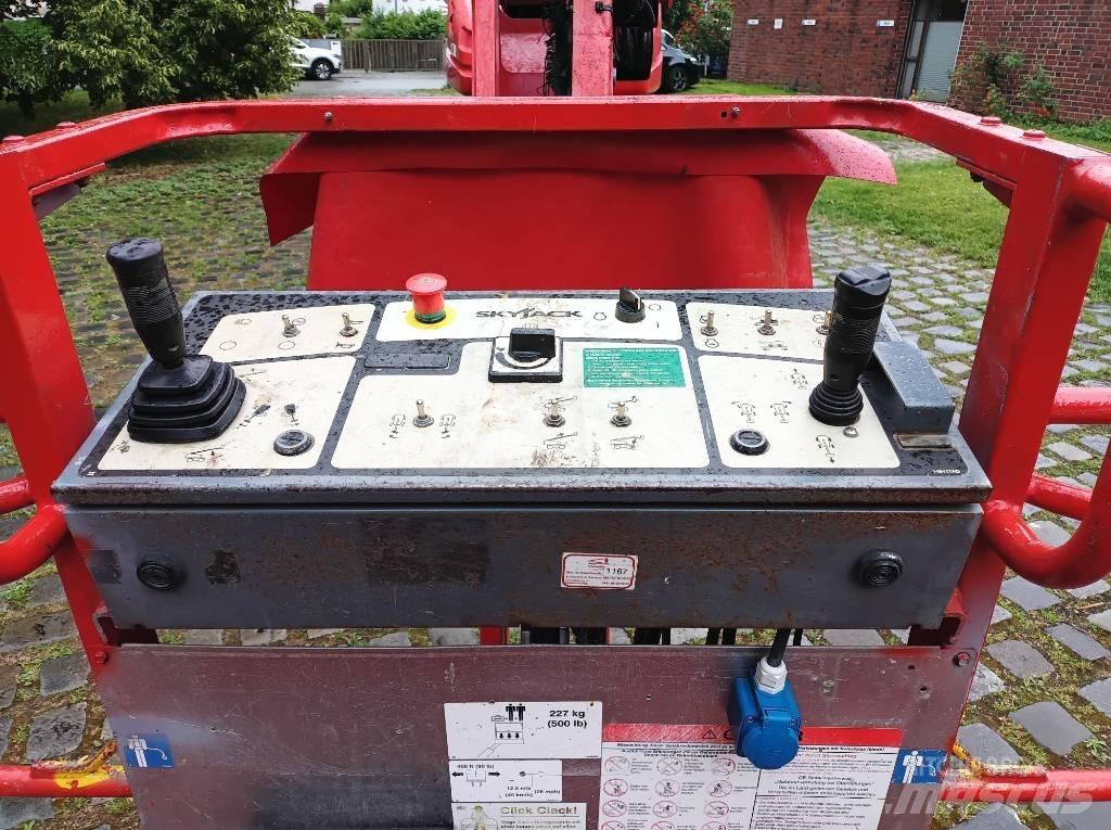 SkyJack SJ 66 T Piattaforme a braccio telescopico