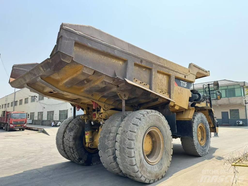 CAT 773 F Dumper a telaio rigido