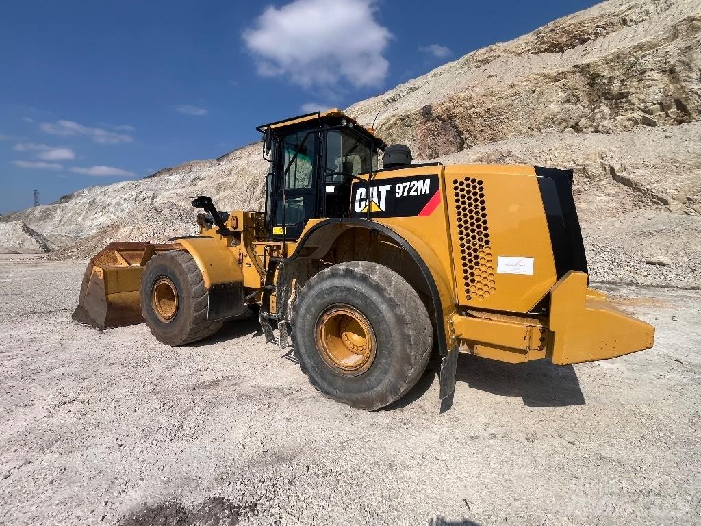CAT 972m Pale gommate