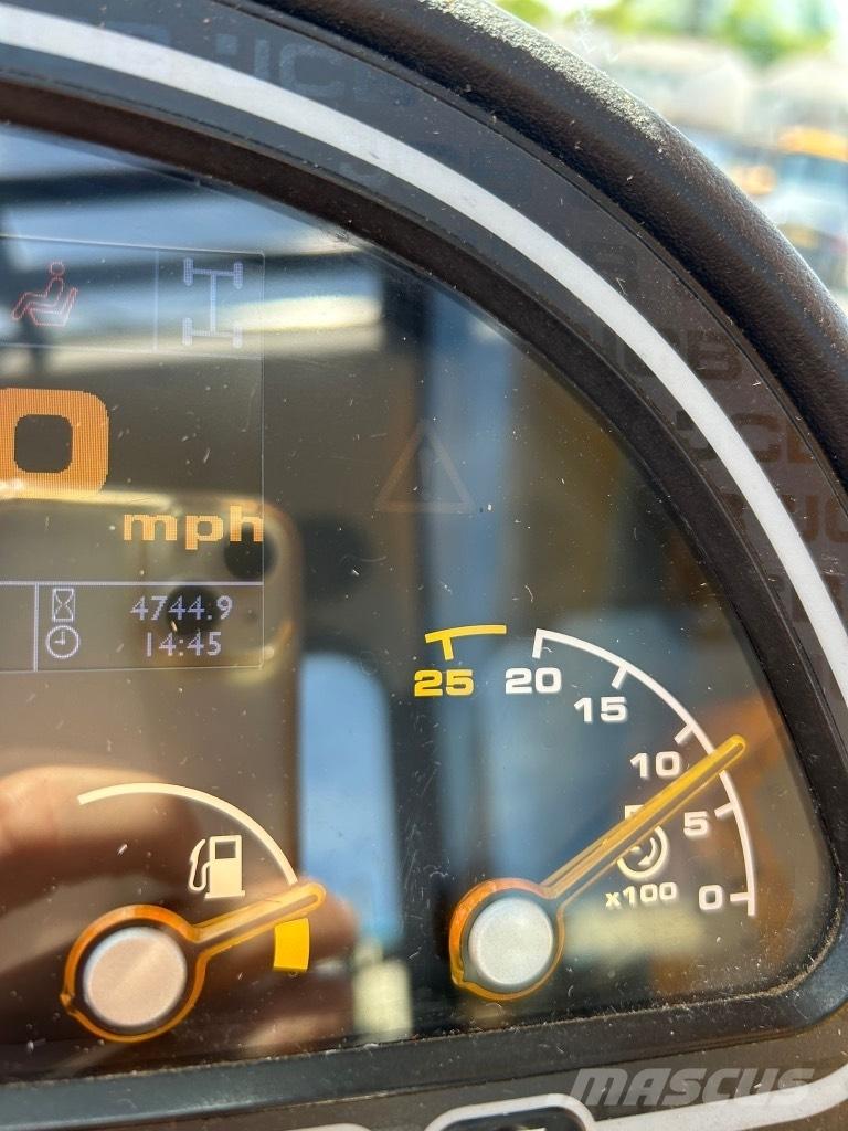 JCB 540-140 Sway / AC Sollevatori telescopici