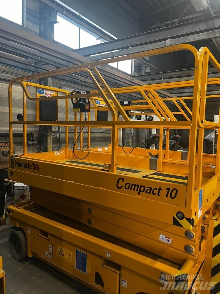 Haulotte Compact 10 Piattaforme a pantografo