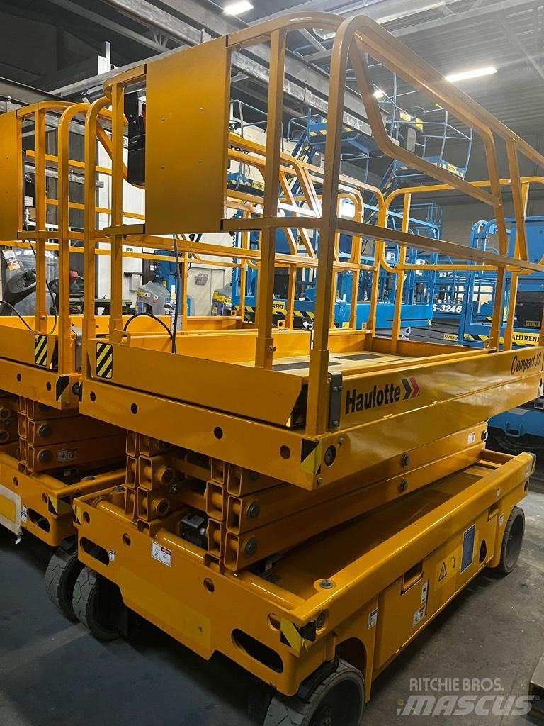 Haulotte Compact 10 Piattaforme a pantografo