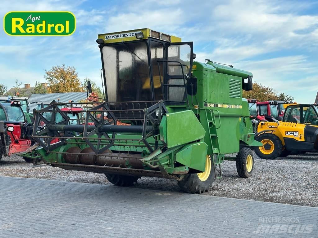 John Deere 1042 Mietitrebbiatrici