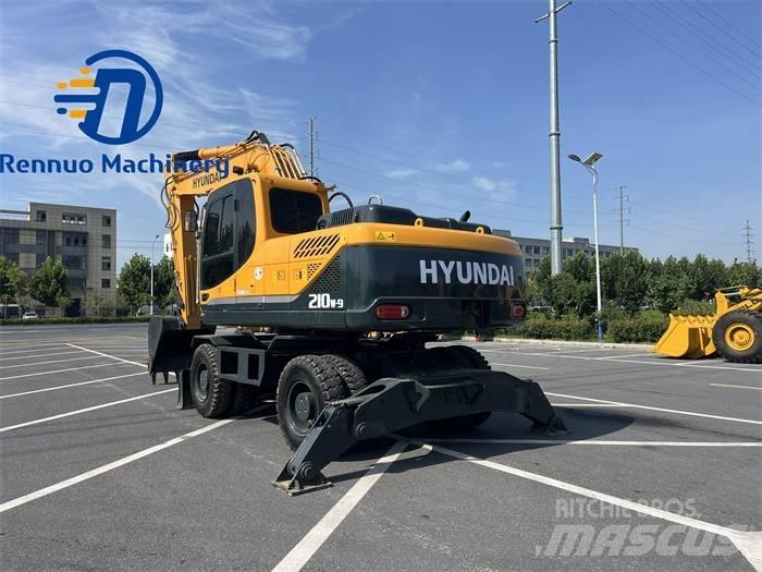 Hyundai R210W-9 Escavatori gommati