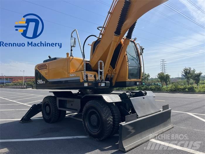 Hyundai R210W-9 Escavatori gommati