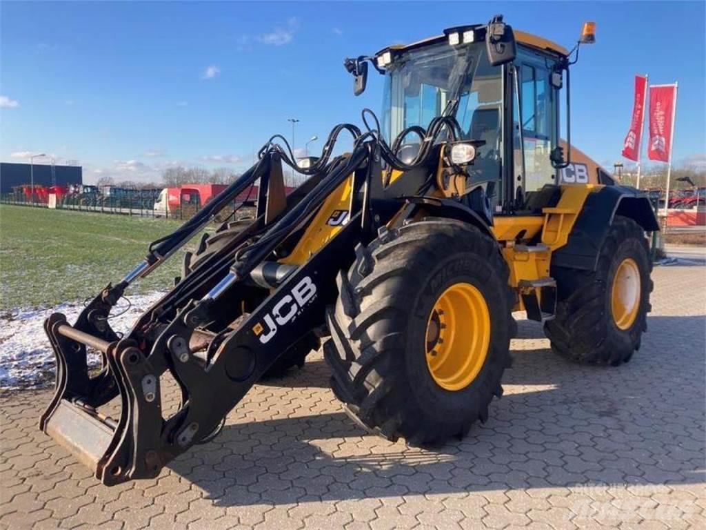 JCB 419S AGRI Pale gommate