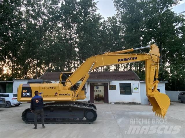 Komatsu PC200-8 Escavatori cingolati