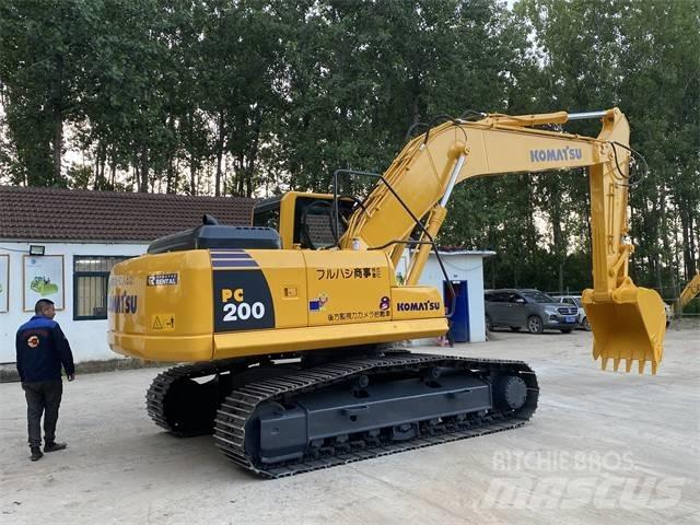 Komatsu PC200-8 Escavatori cingolati