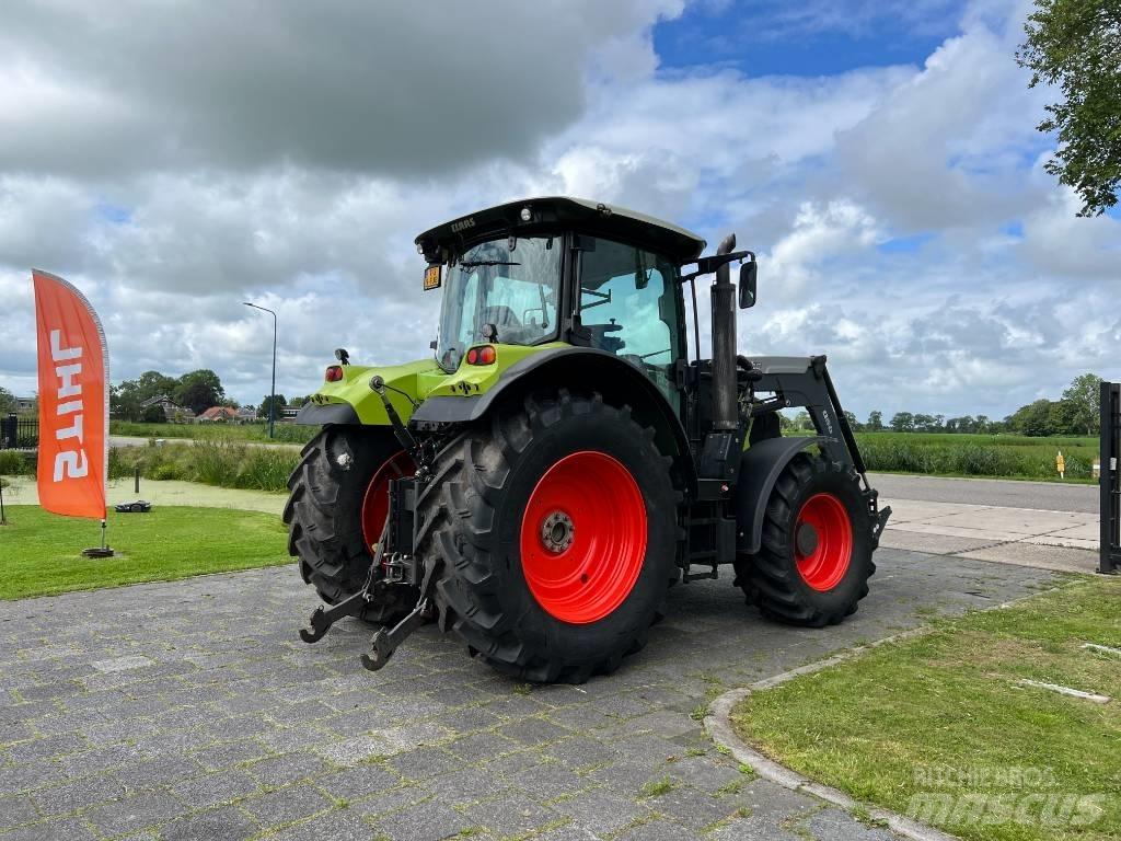 CLAAS Arion 530 CIS Trattori