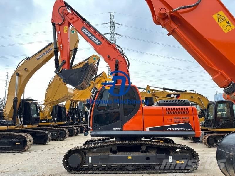 Doosan DX 225 LC-9C Escavatori cingolati