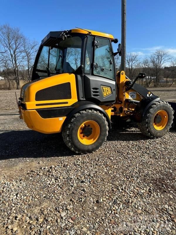 JCB 409 Pale gommate