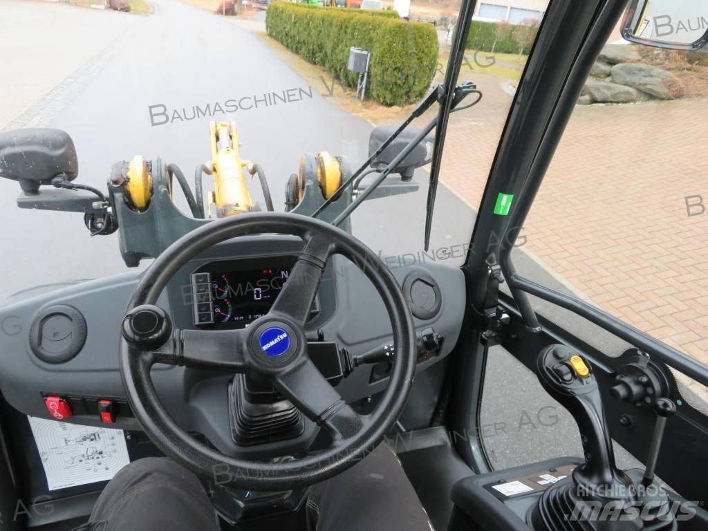 Komatsu WA 70M Pale gommate