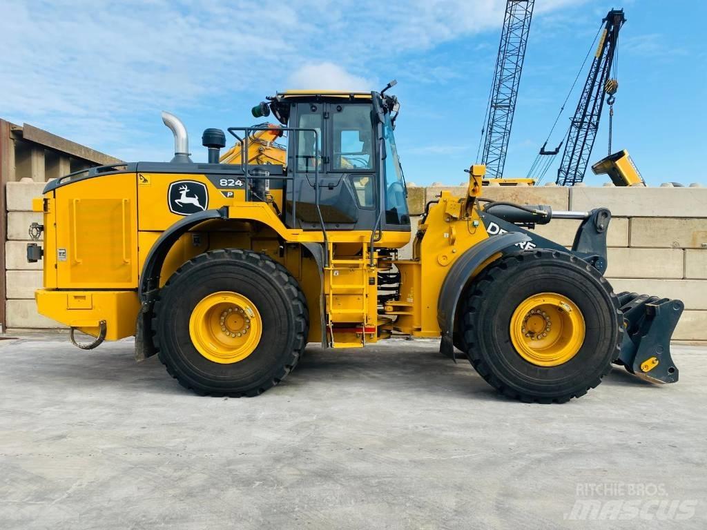 John Deere 824p Pale gommate